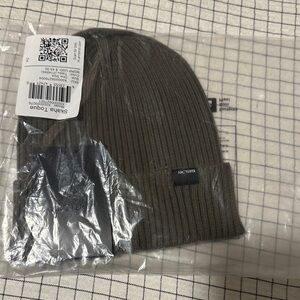 Arc'teryx Olive Ribbed Beanie